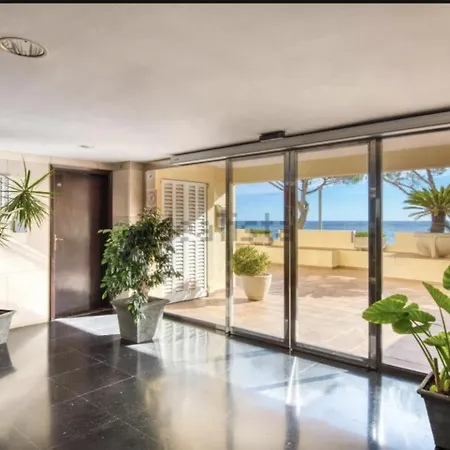 Con Vistas Al Mar Y Acceso Directo A La Playa Apartament